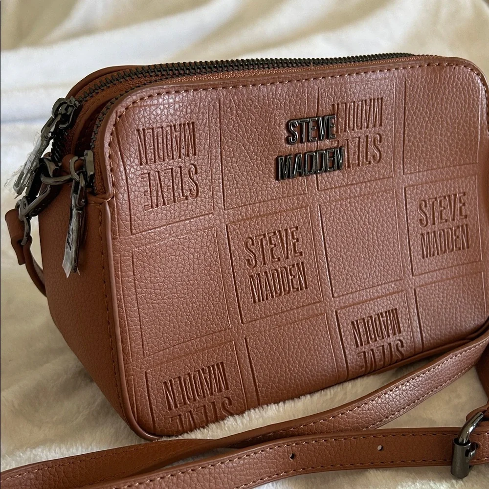 NWOT/ Never Used Steve Madden Tan Embossed Crossbody Bag